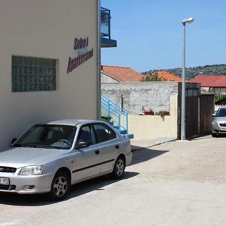 Jezera 5063b Apartment Tisno
